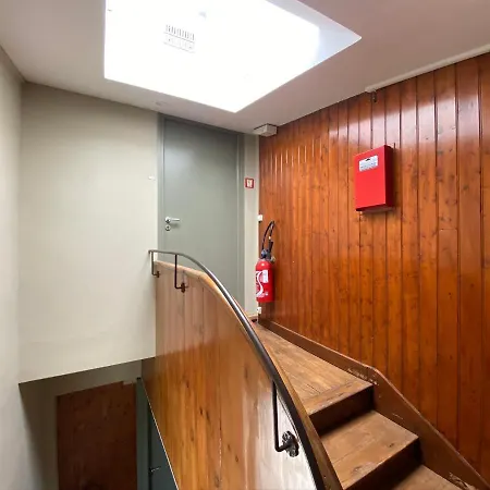 21 Dupaty Le Studio Apartment